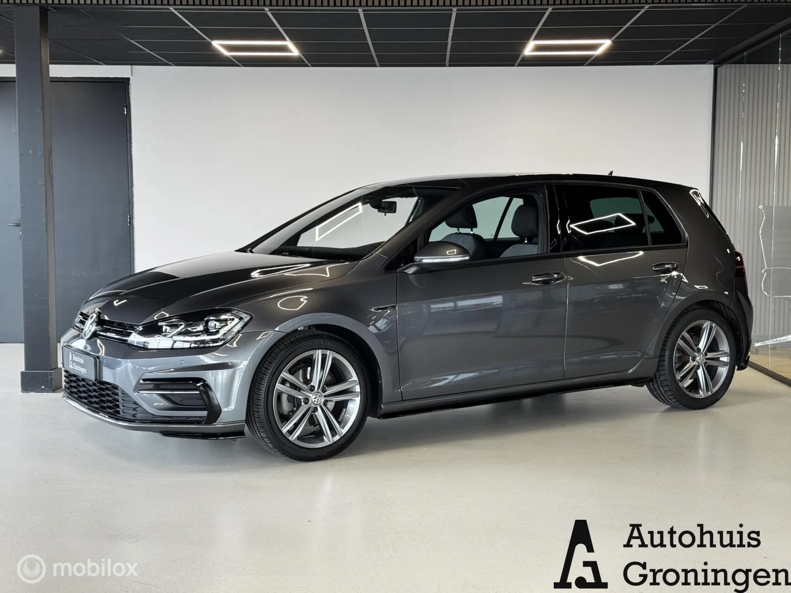 Volkswagen Golf (2020) — foto 1