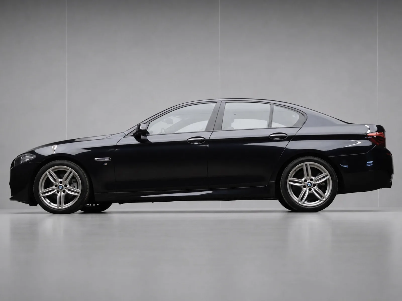 BMW 5-Serie (2016) — foto 1