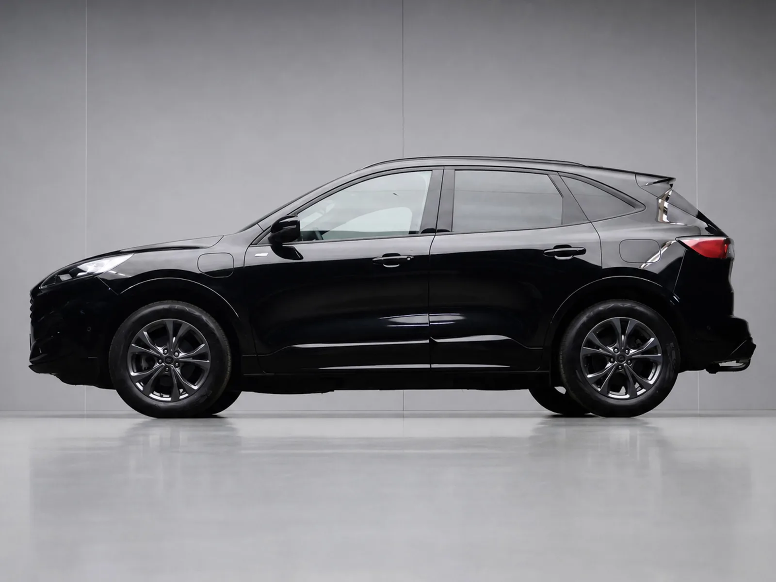 Ford Kuga (2023) — foto 1