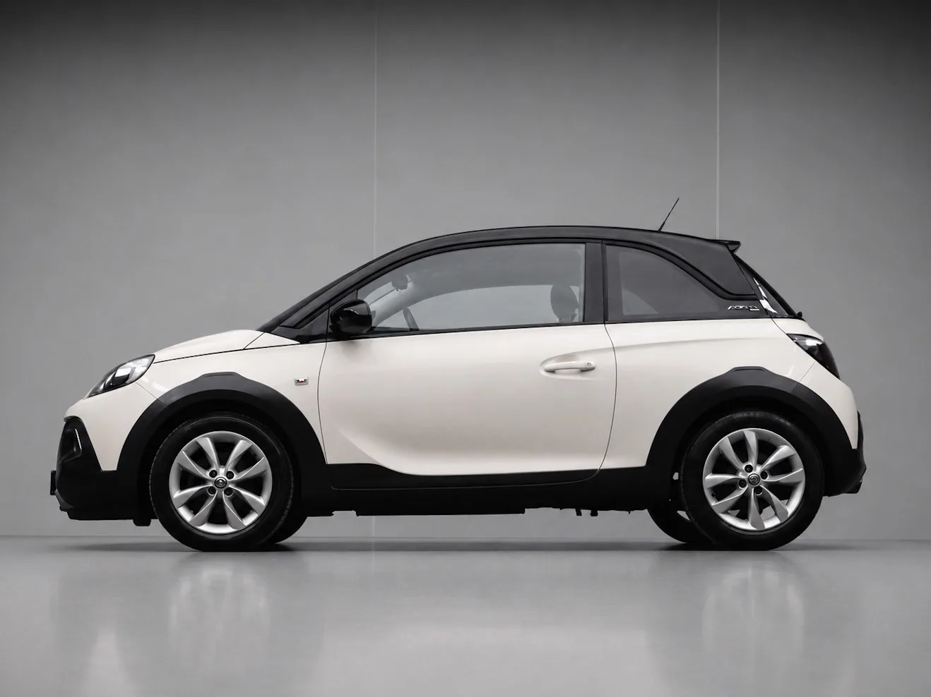 Opel Adam (2016) — foto 1