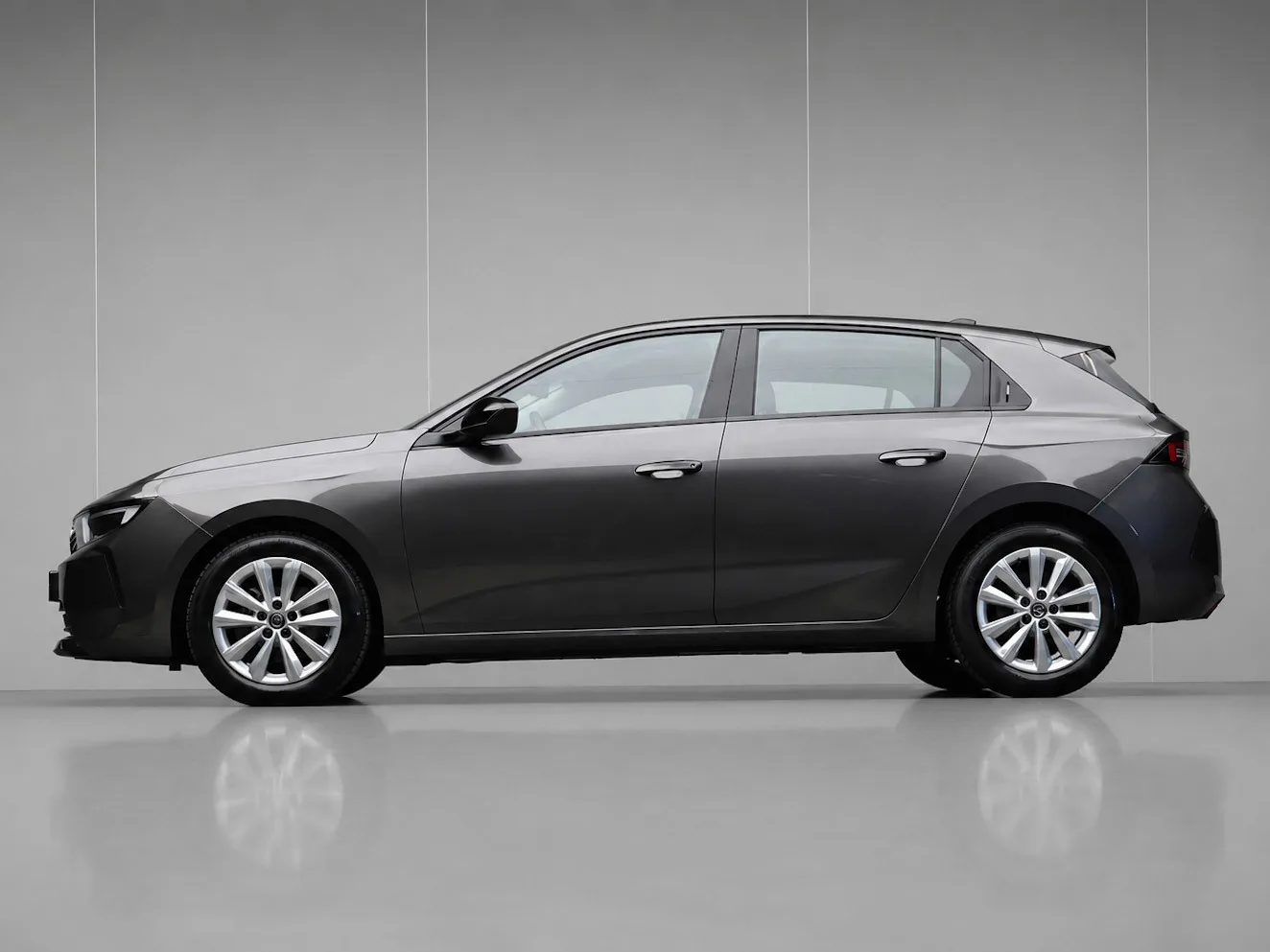 Opel Astra (2022) — foto 1