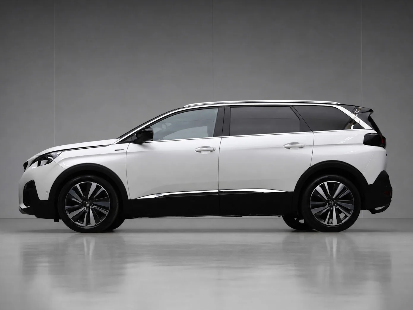 Peugeot 5008 (2017) — foto 1