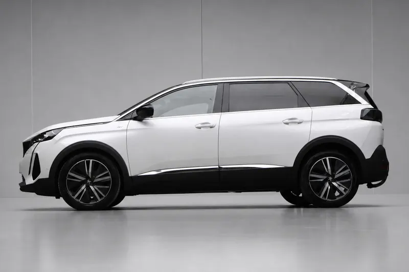 Peugeot 5008 (2021)
