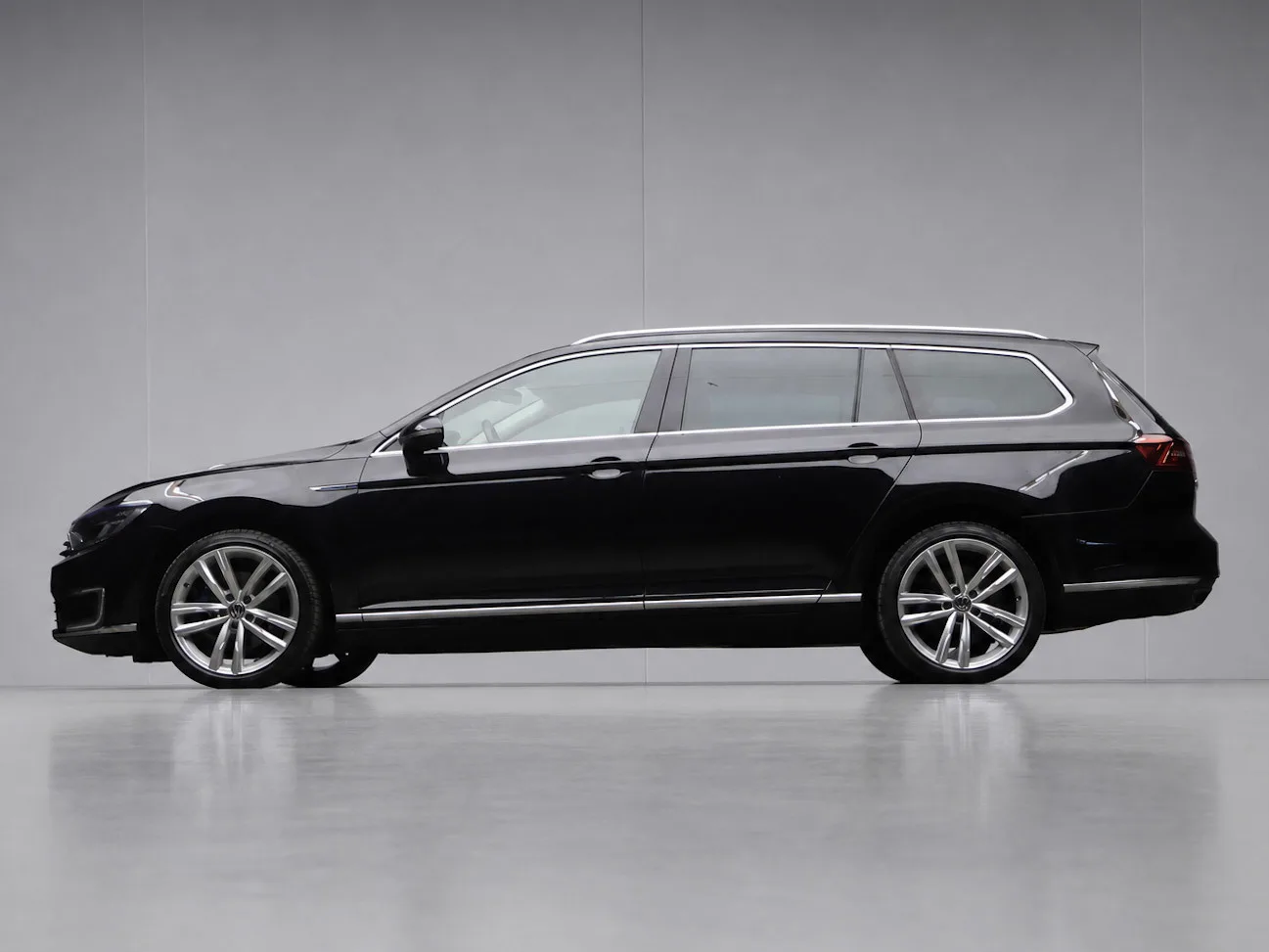Volkswagen Passat (2015) — foto 1