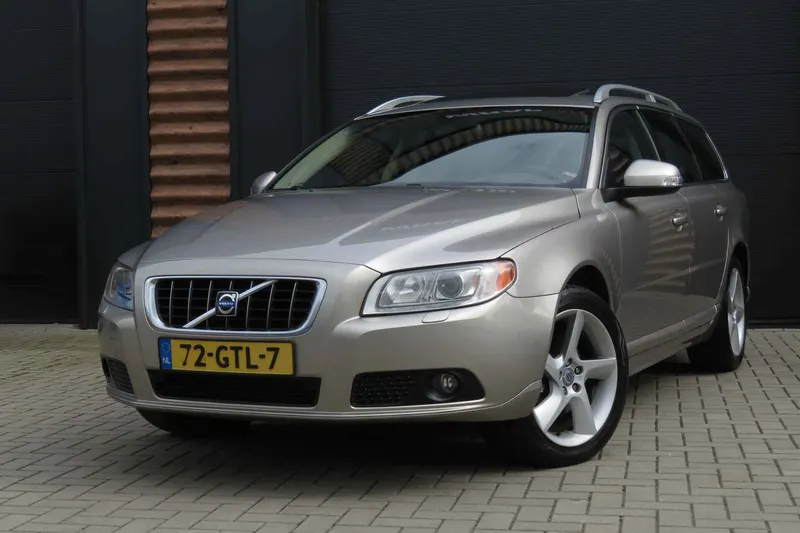 Volvo V70 (2008)