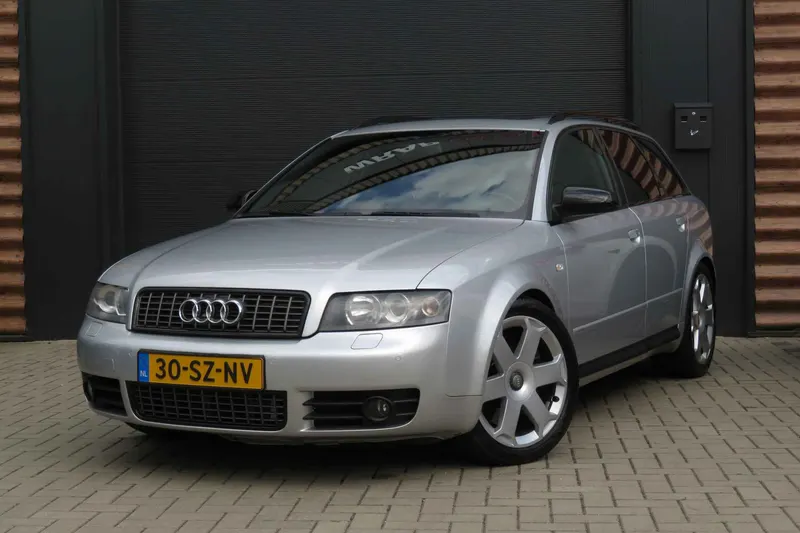 Audi S4 (2004)