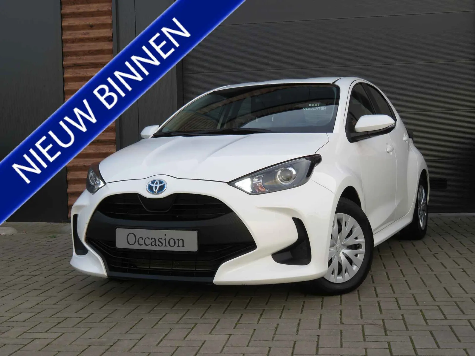Toyota Yaris (2022) — foto 1