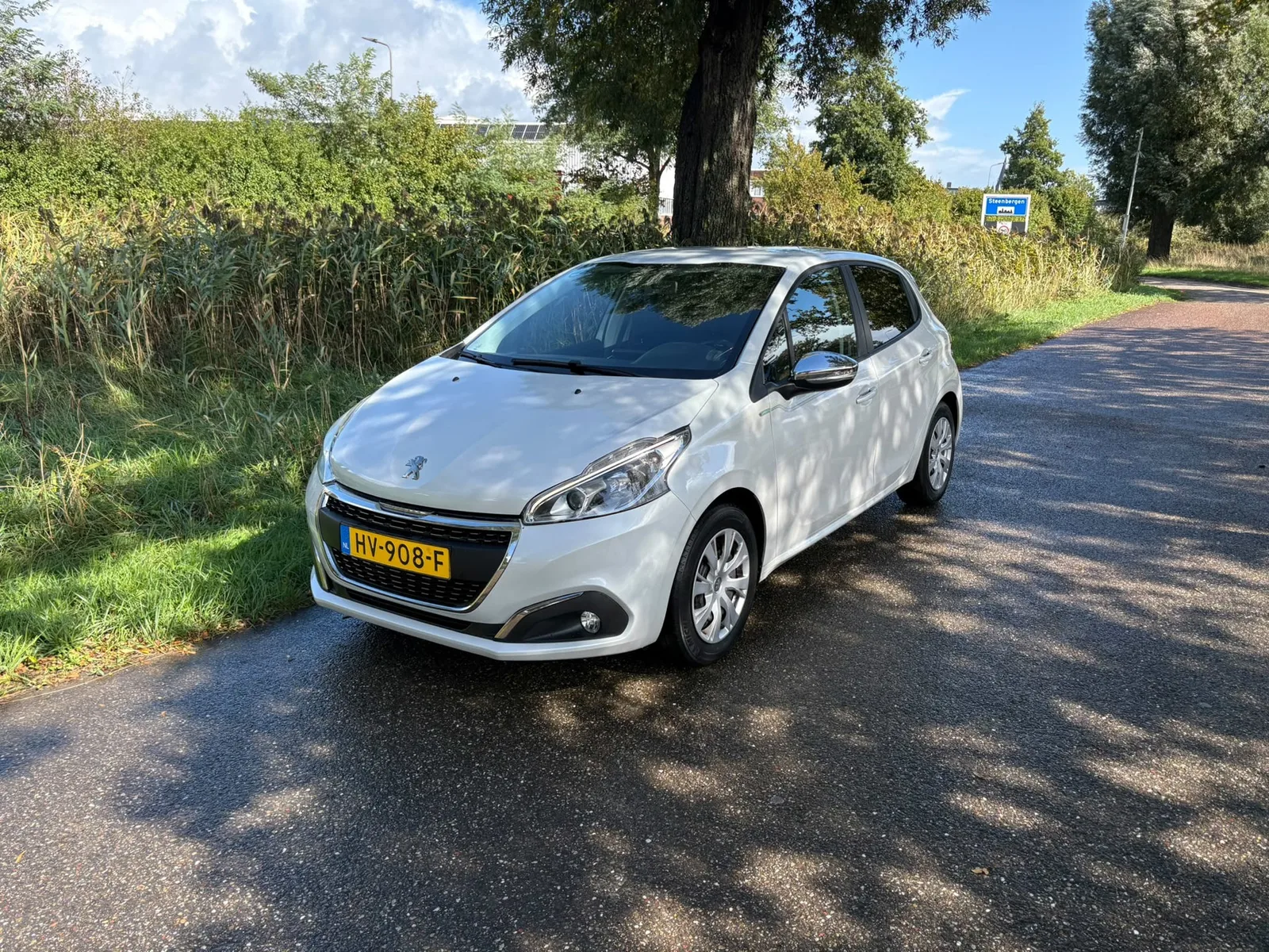 Peugeot 208 (2016) — foto 1