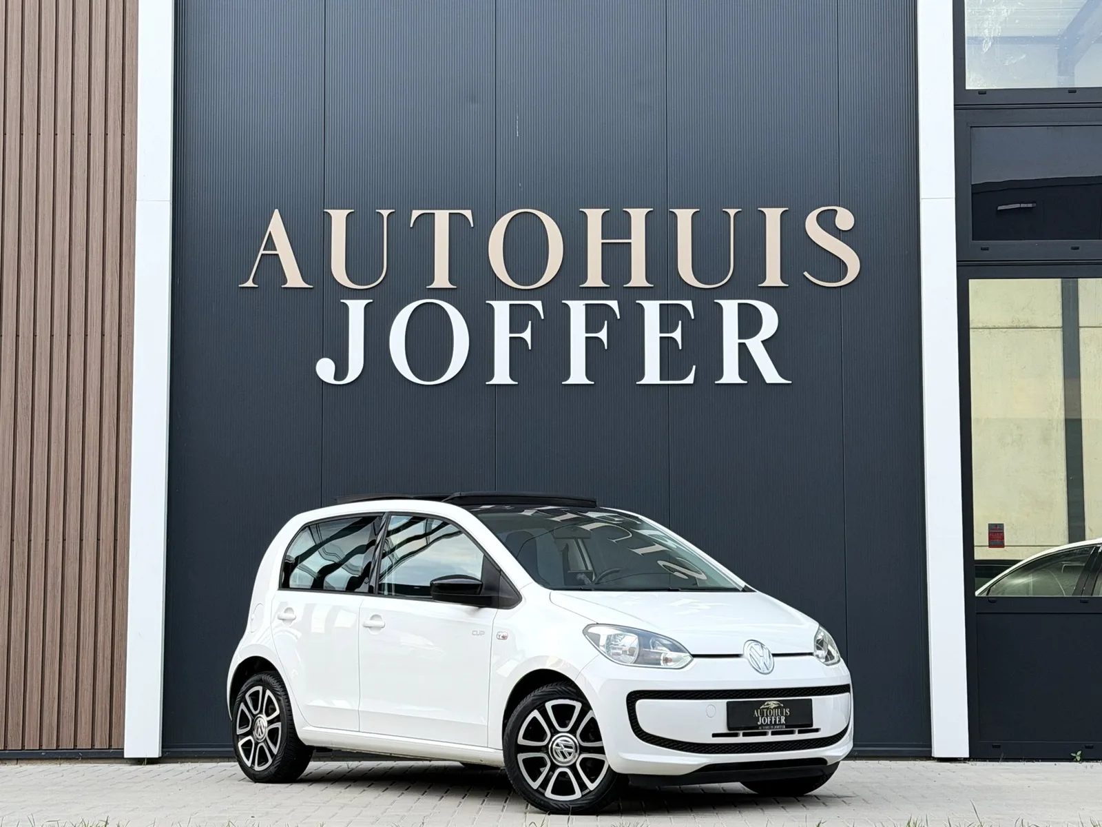 Volkswagen Up! (2014) — foto 1