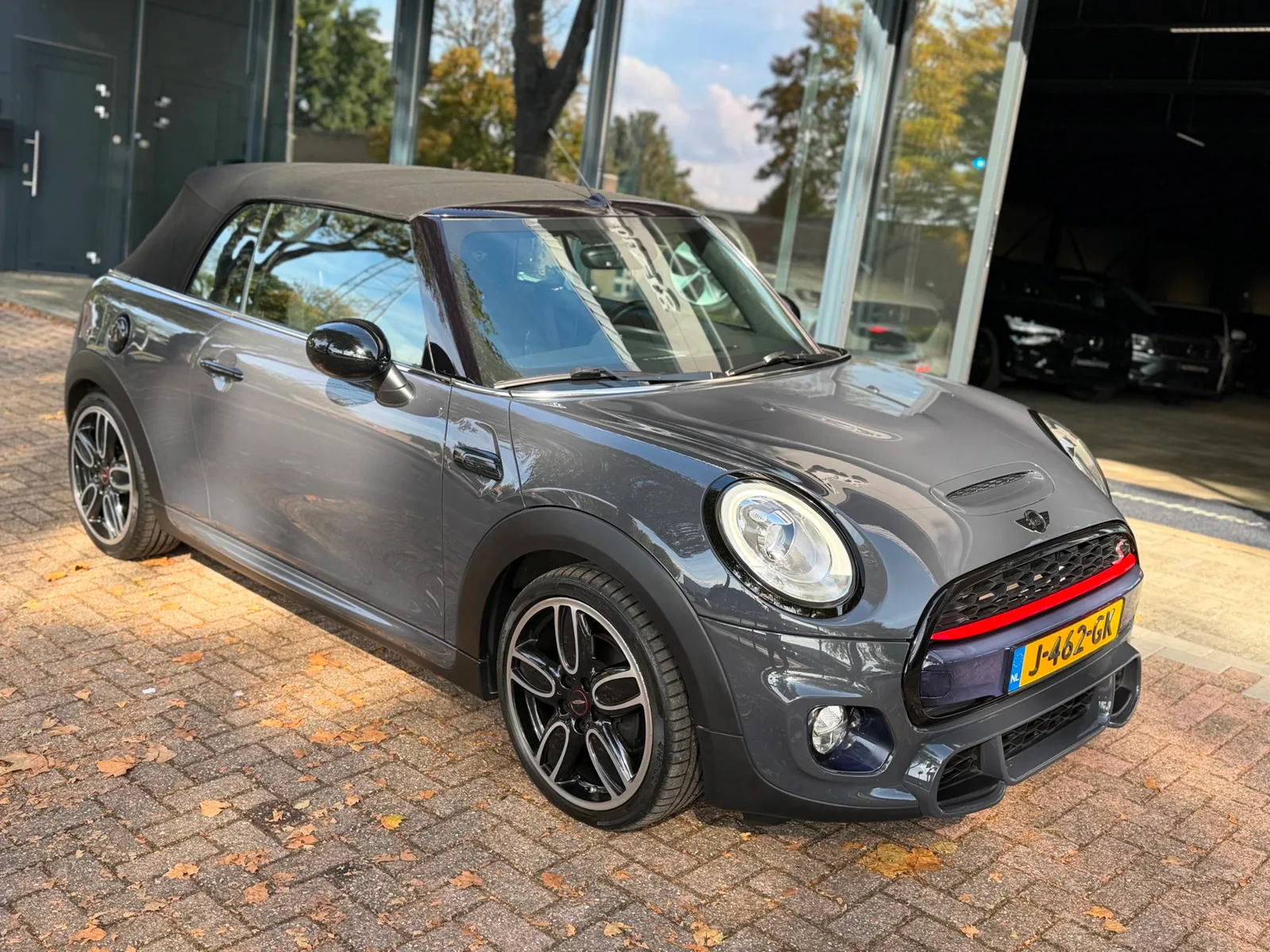MINI Cabrio (2017) — foto 1