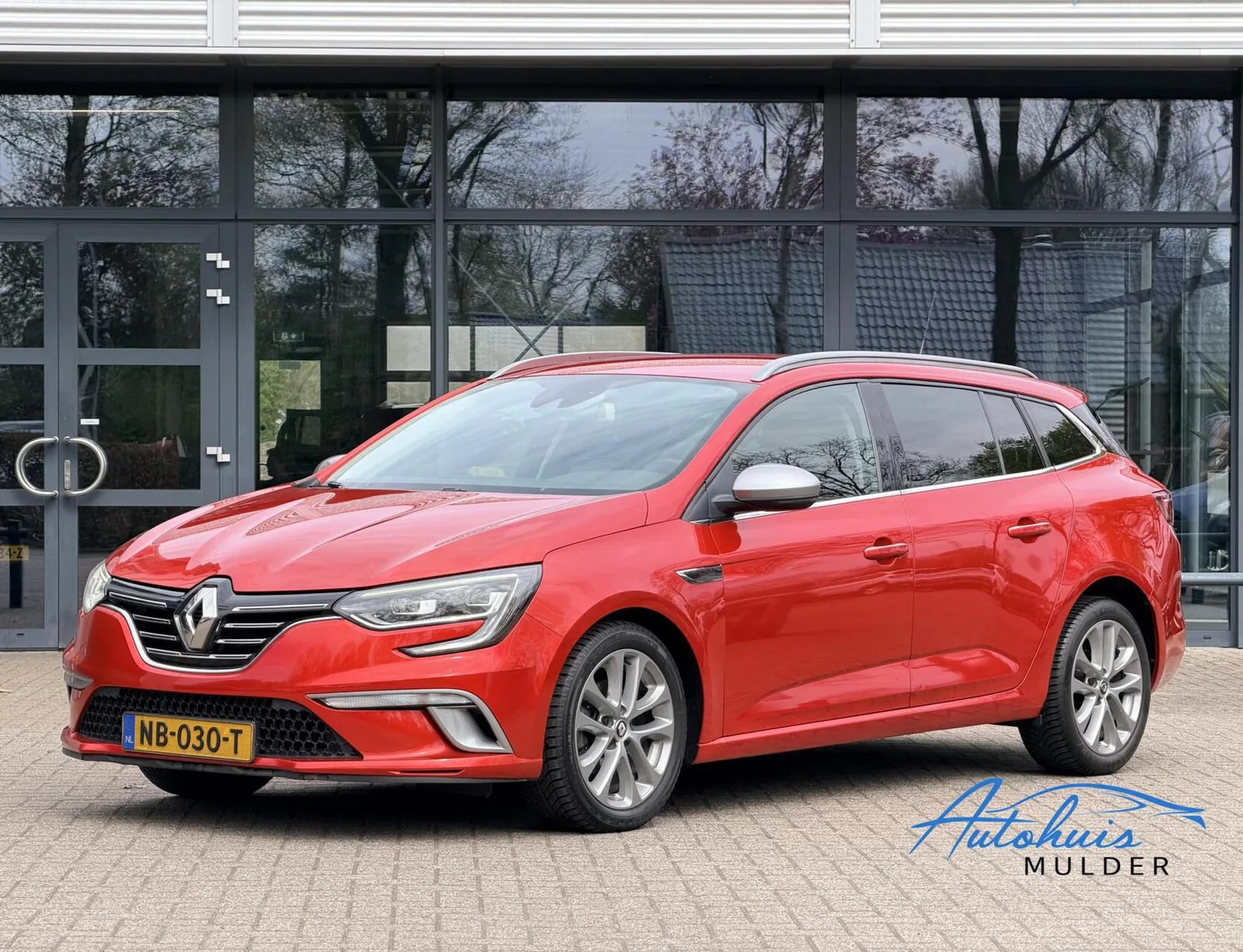 Renault Mégane (2017) — foto 1
