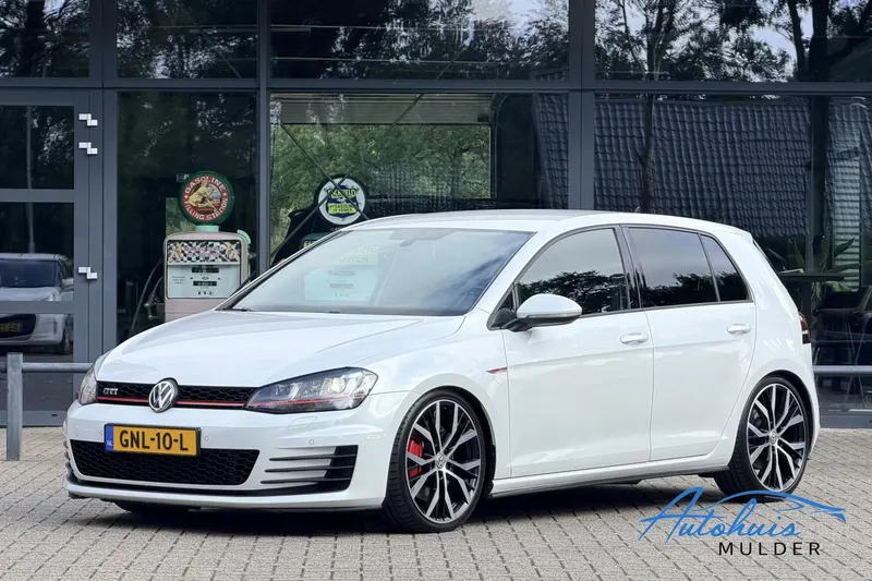 Volkswagen Golf (2014)