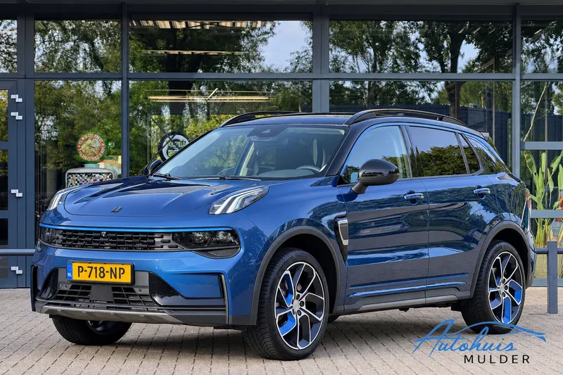 Lynk & Co 01 (2022)