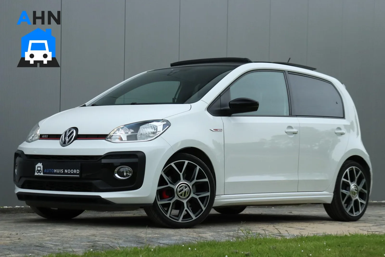 Volkswagen Up! (2018) — foto 1