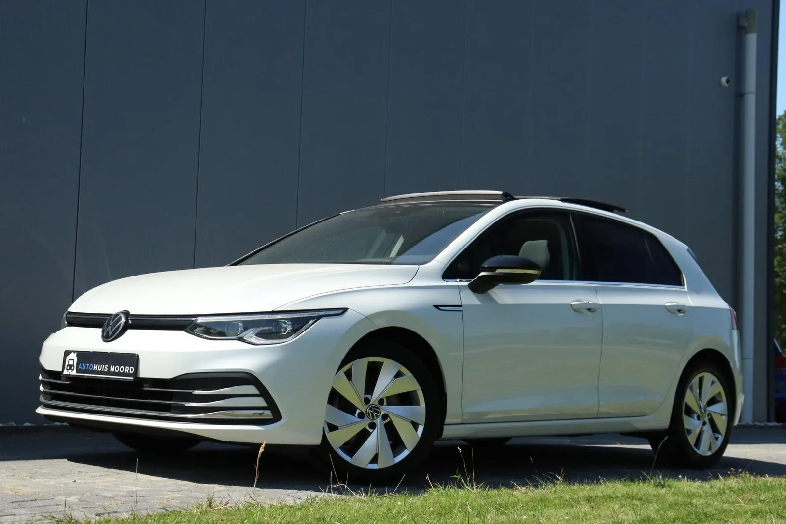 Volkswagen Golf (2020) — foto 1