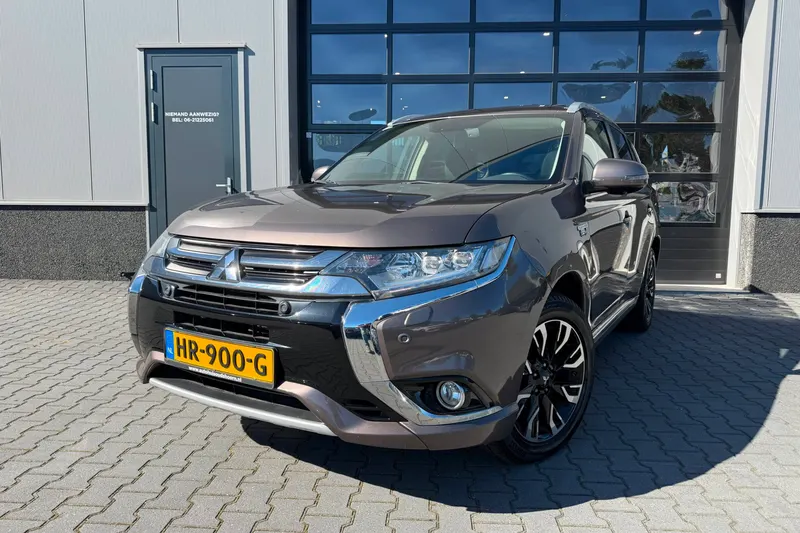 Mitsubishi Outlander (2015)