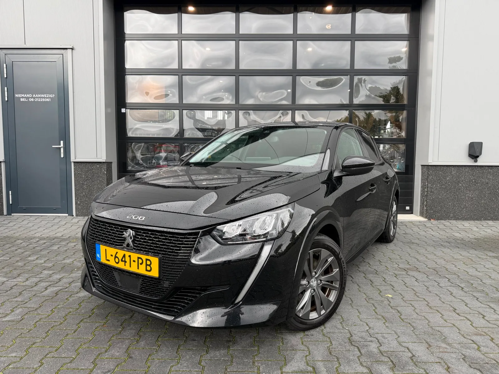 Peugeot e-208 (2021) — foto 1