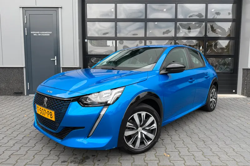 Peugeot e-208 (2023)