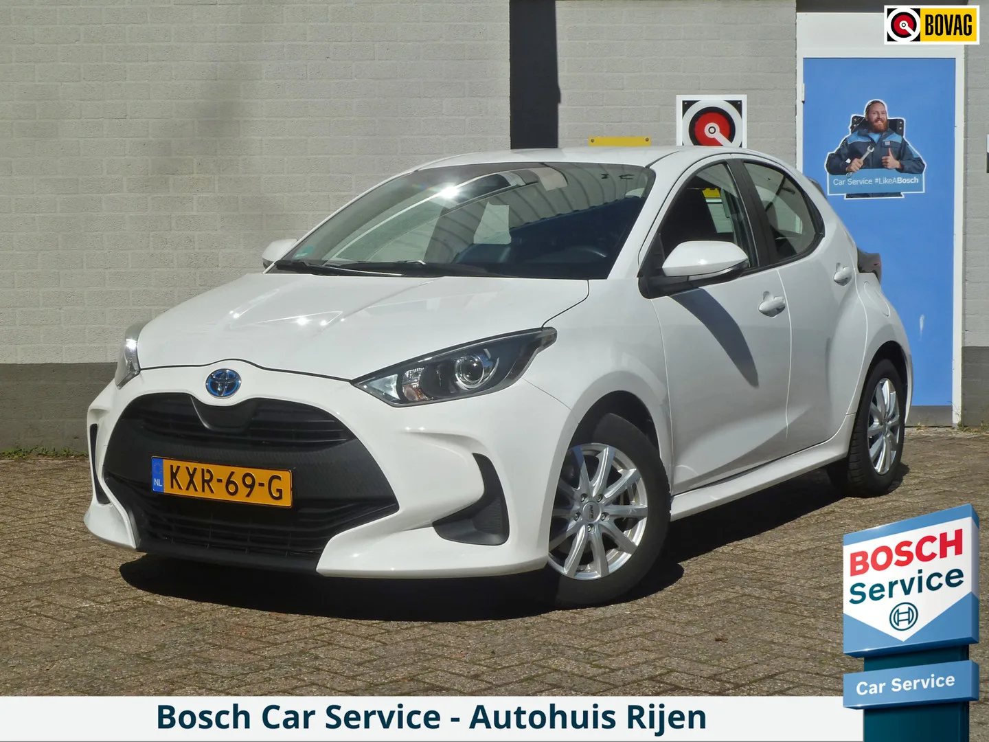 Toyota Yaris (2023) — foto 1