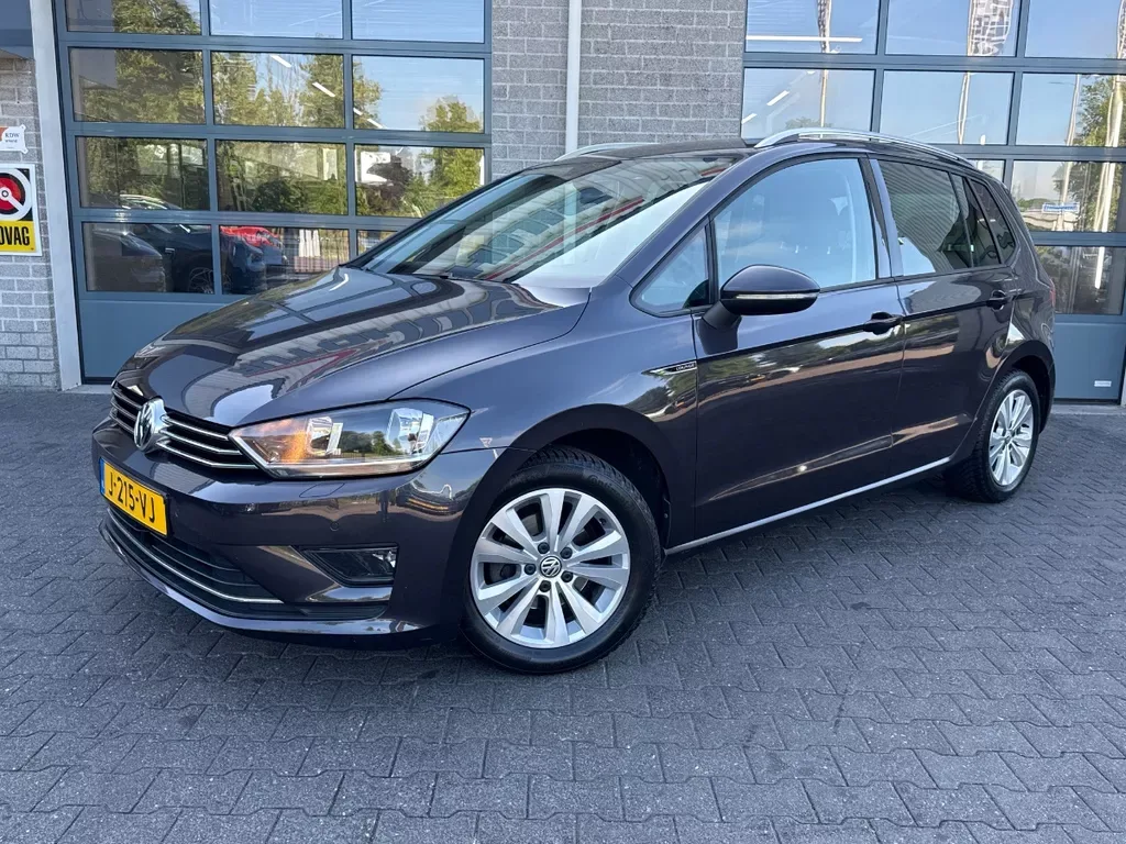 Volkswagen Golf Sportsvan (2016) — foto 1
