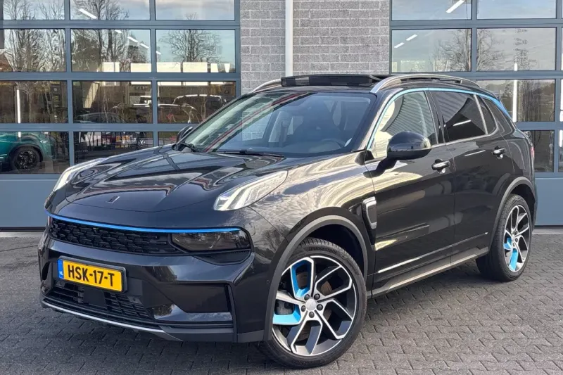 Lynk & Co 01 (2023)