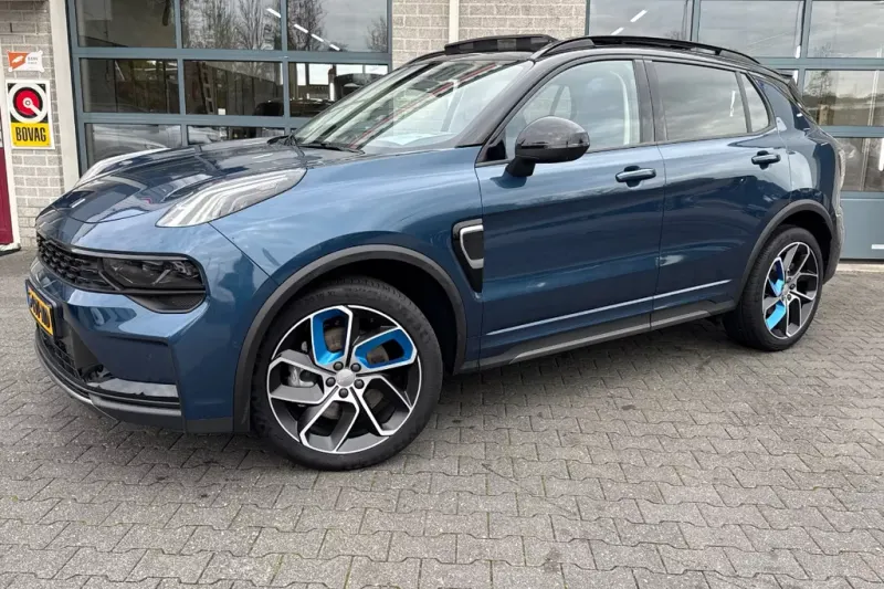 Lynk & Co 01 (2023)