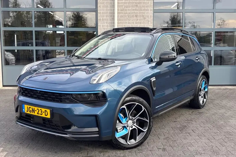 Lynk & Co 01 (2023)