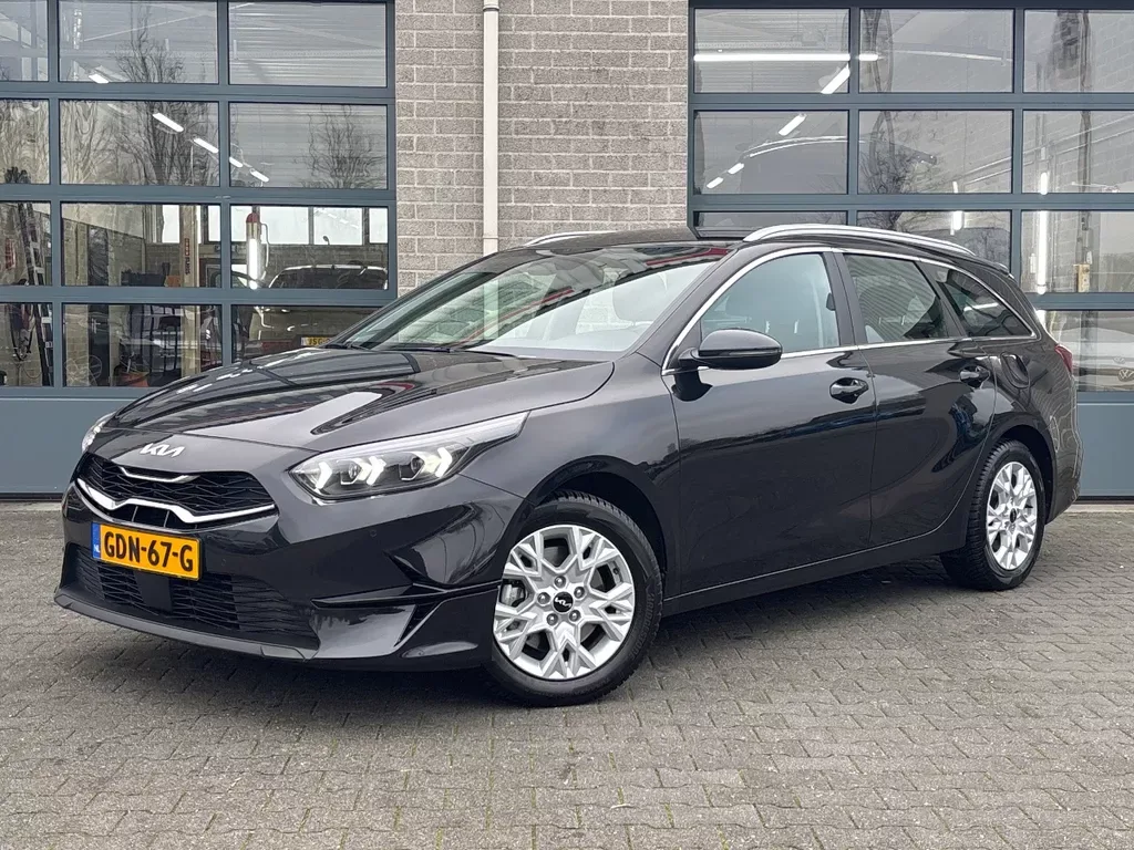 Kia Ceed (2024) — foto 1