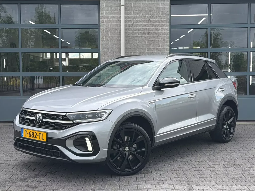 Volkswagen T-Roc (2023) — foto 1