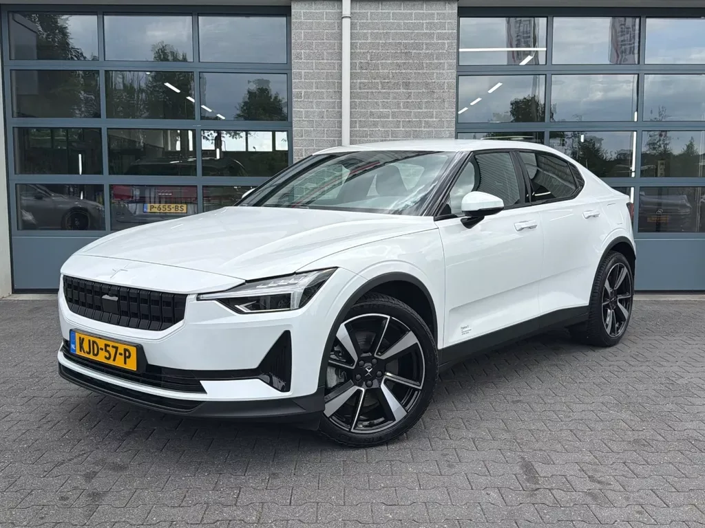 Polestar 2 (2023) — foto 1