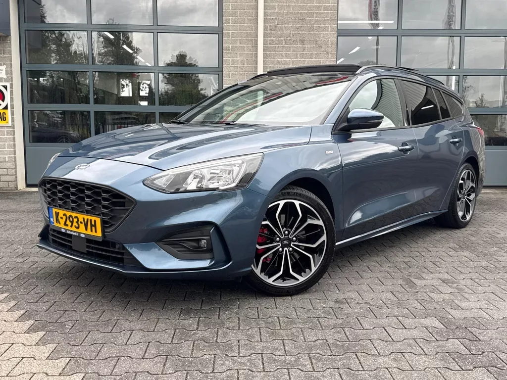 Ford Focus (2021) — foto 1