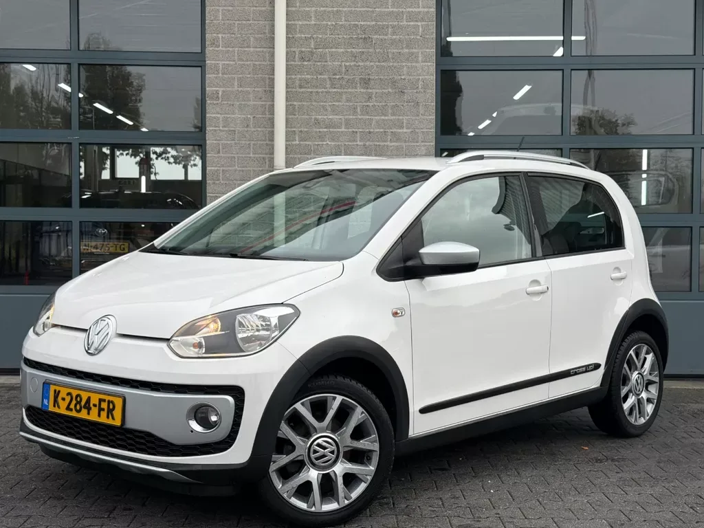 Volkswagen Up! (2014) — foto 1