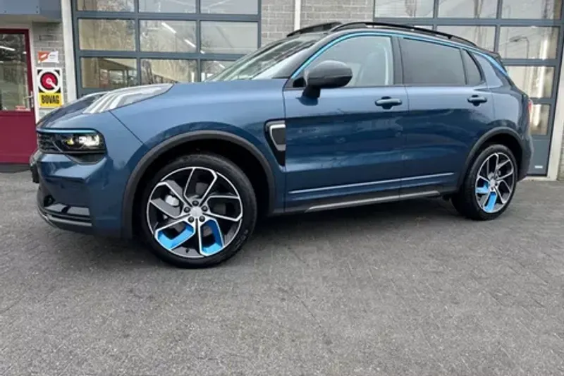 Lynk & Co 01 (2022)