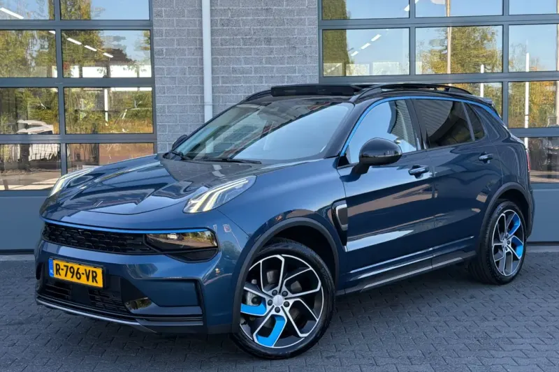 Lynk & Co 01 (2022)