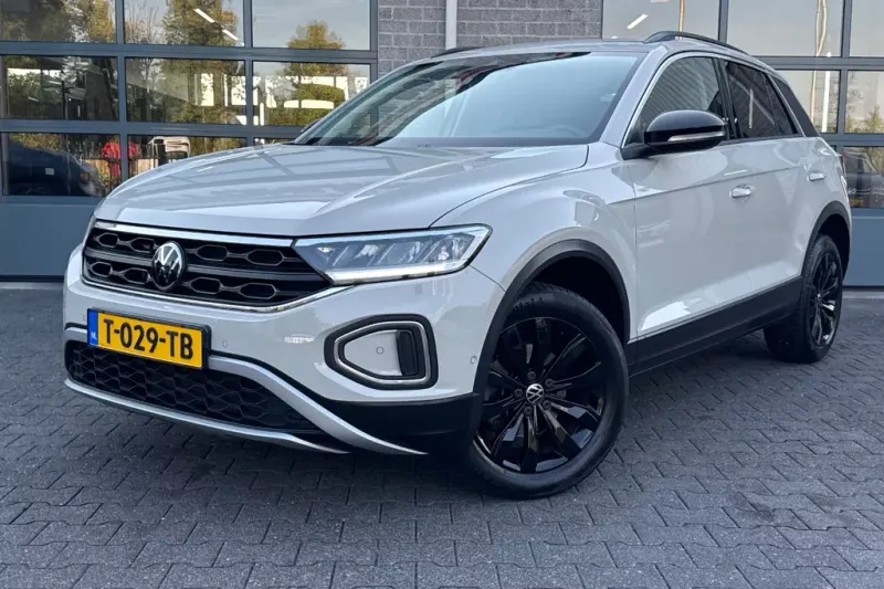 Volkswagen T-Roc (2023)