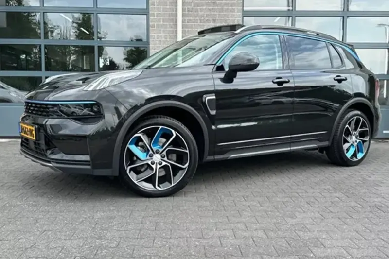 Lynk & Co 01 (2022)