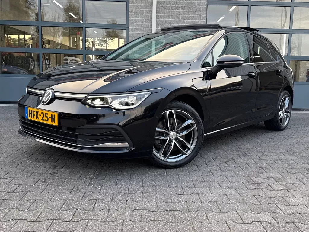 Volkswagen Golf (2021) — foto 1