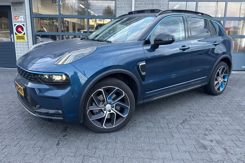 Lynk & Co 01 (2022)
