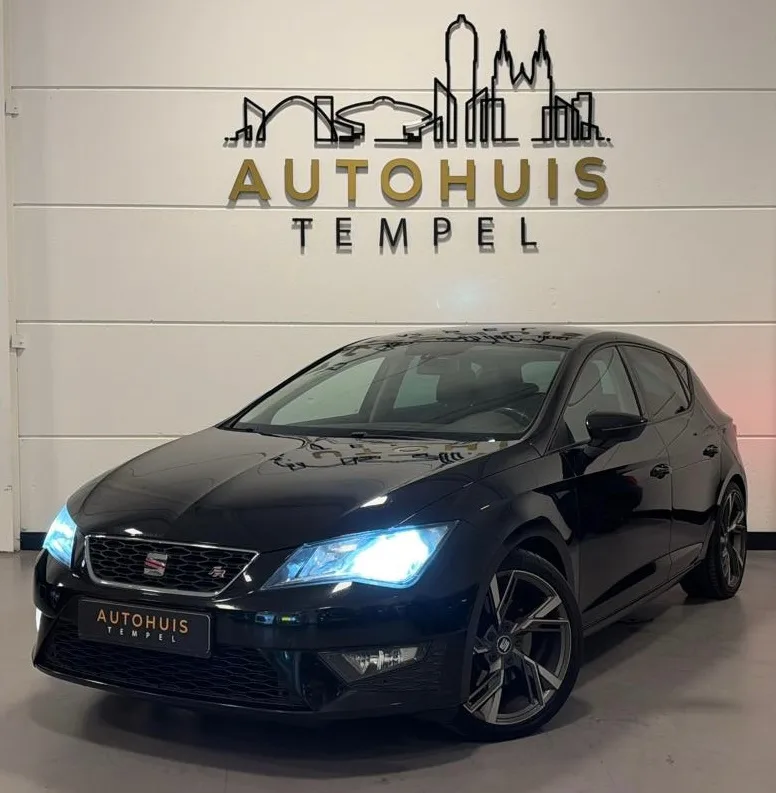 SEAT Leon (2015) — foto 1