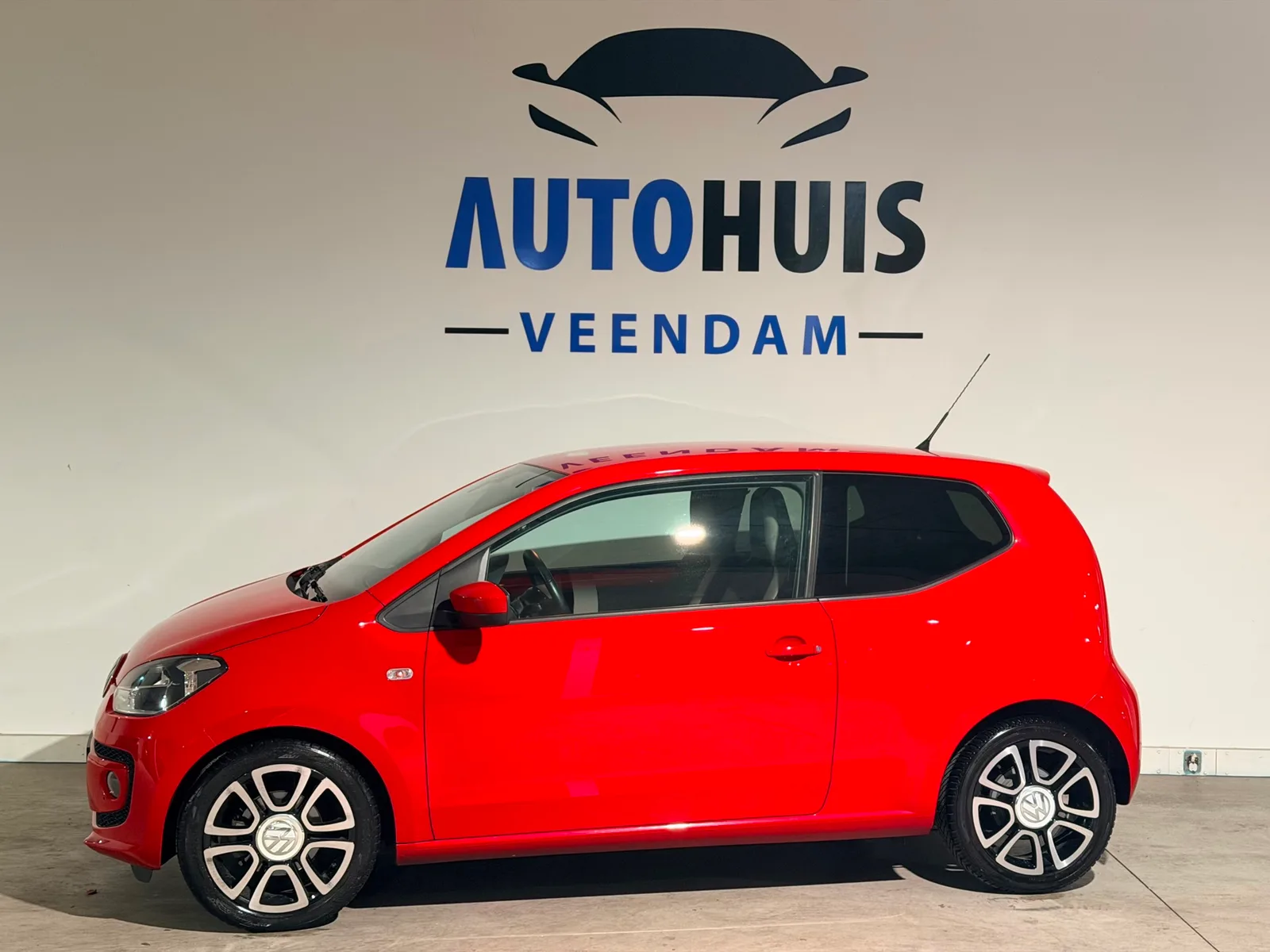 Volkswagen Up! (2012) — foto 1