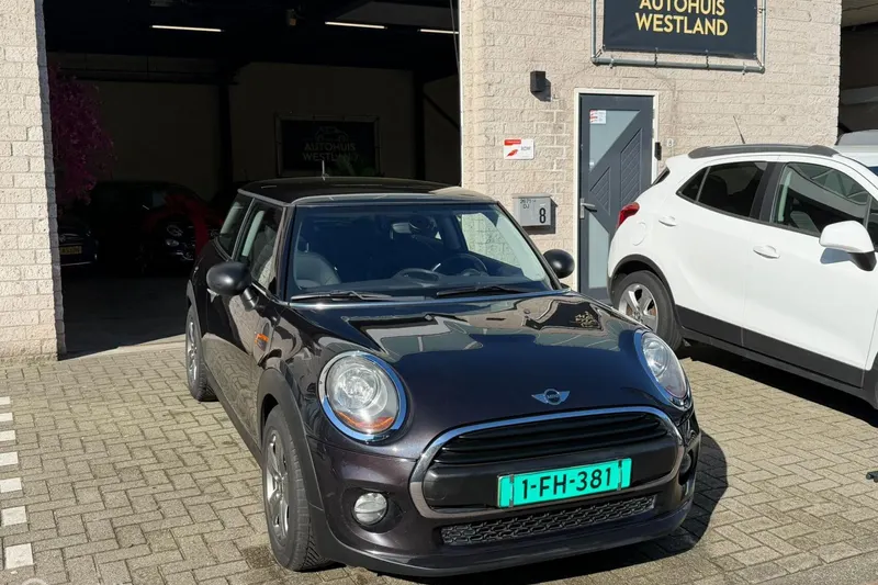 MINI One (2015)