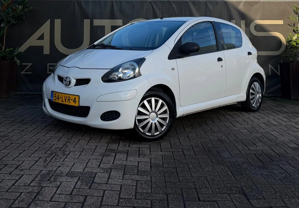 Toyota Aygo (2010) — foto 1