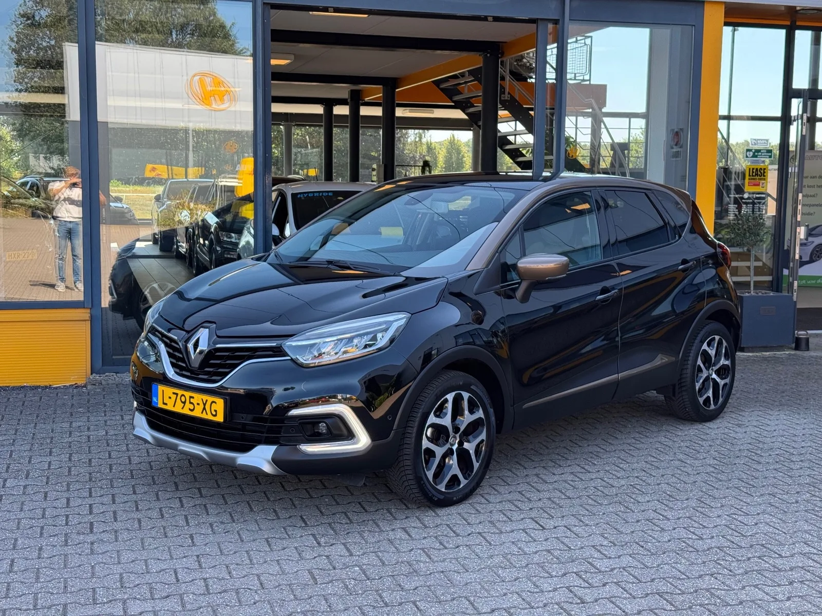 Renault Captur (2017) — foto 1