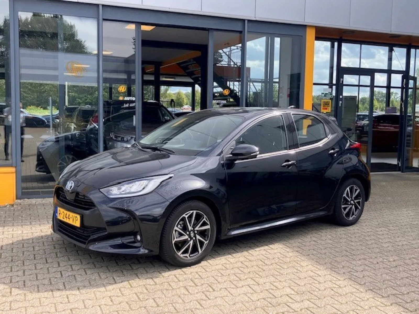 Toyota Yaris (2022) — foto 1