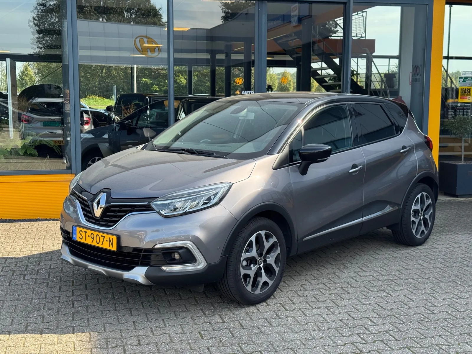 Renault Captur (2018) — foto 1