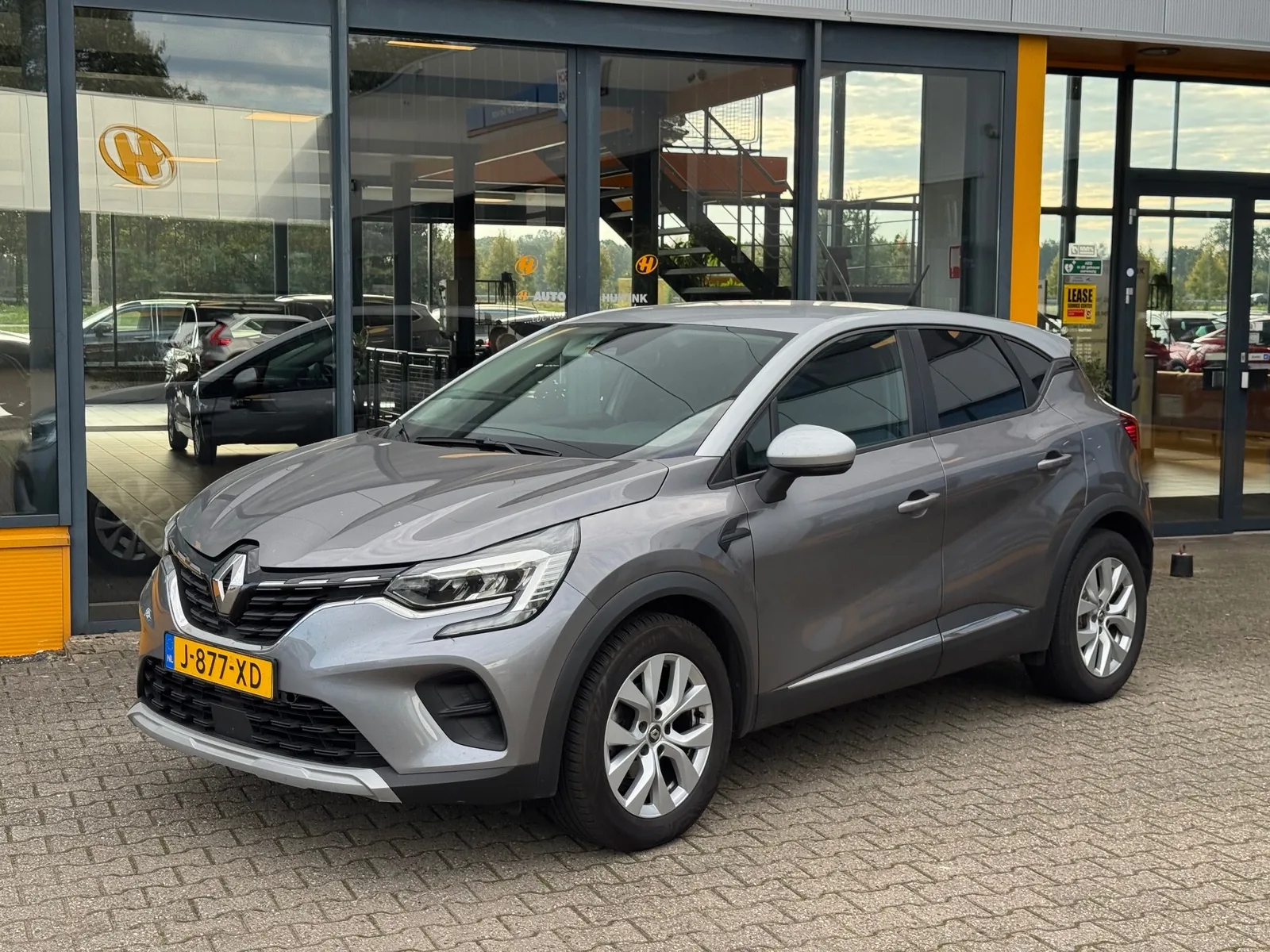 Renault Captur (2020) — foto 1