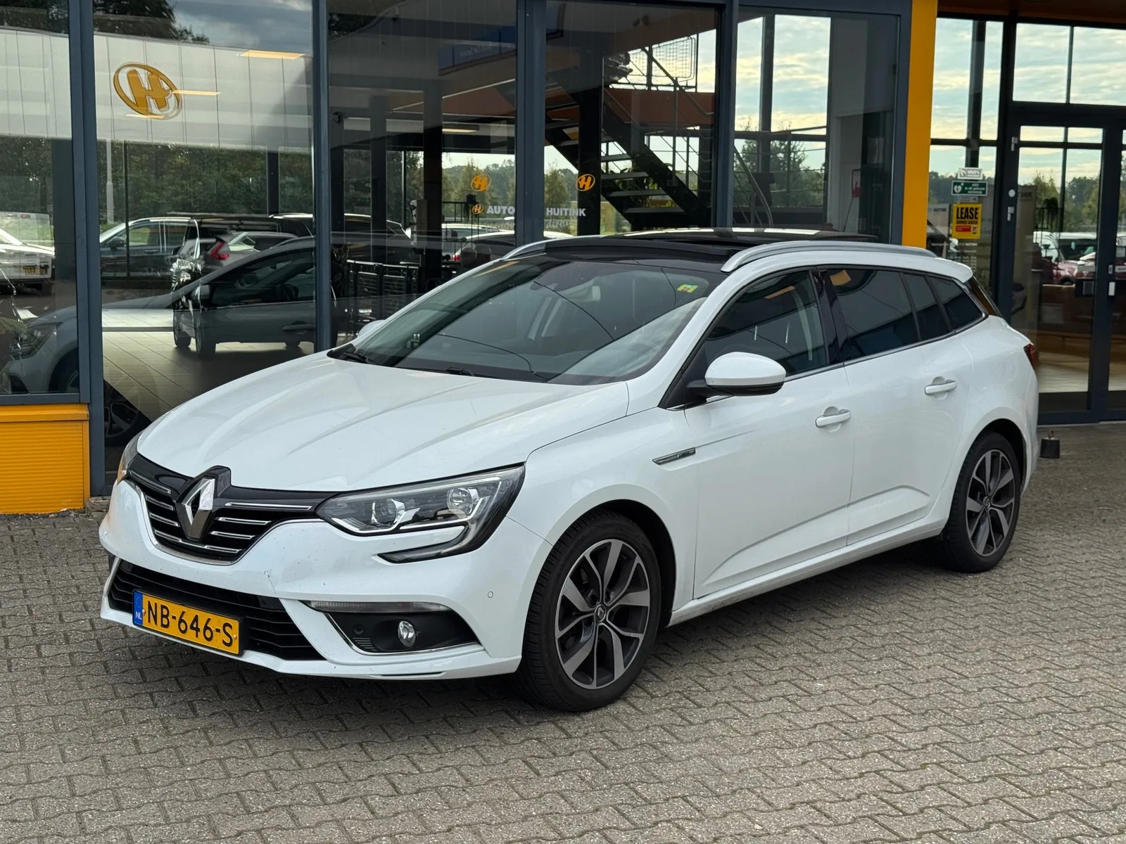 Renault Mégane (2017) — foto 1