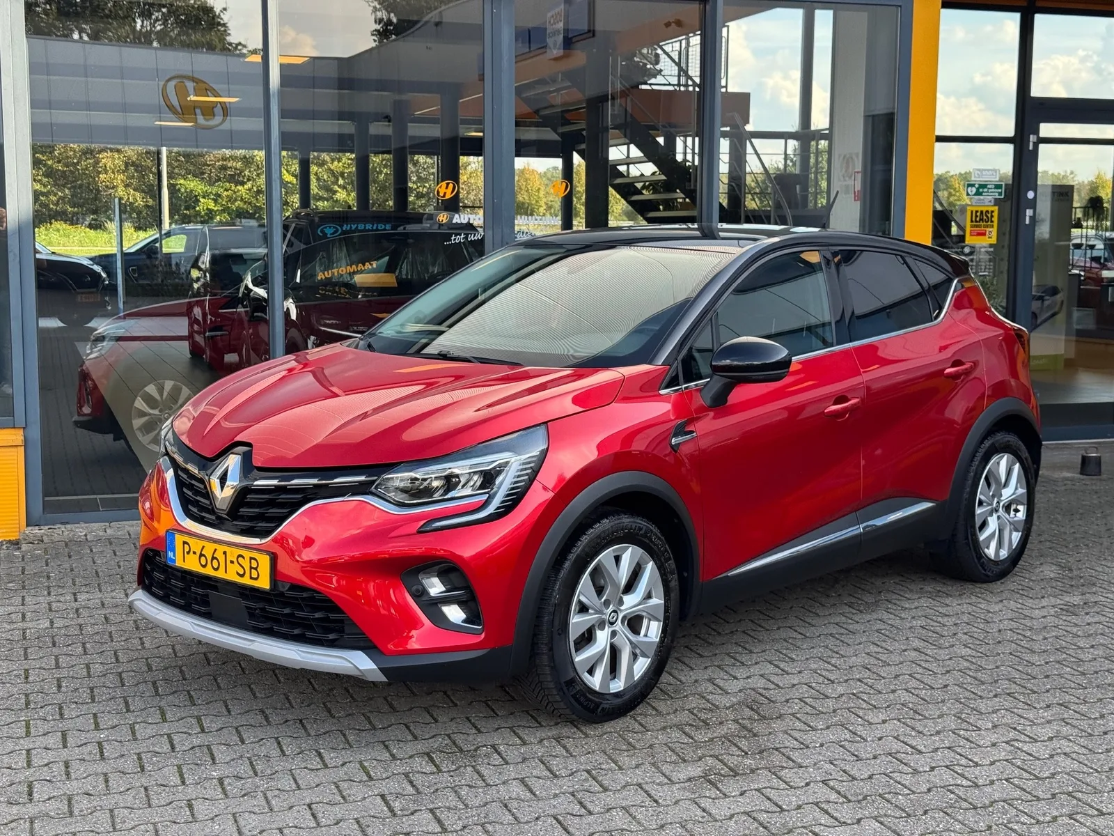 Renault Captur (2022) — foto 1