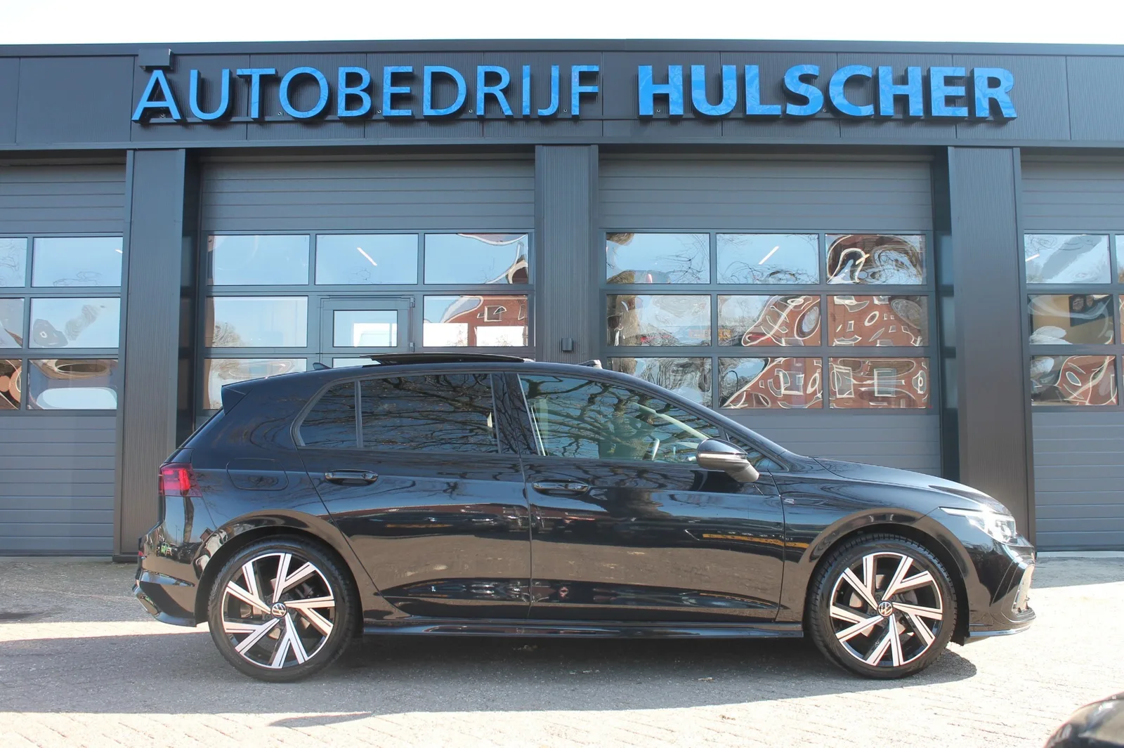 Volkswagen Golf (2021) — foto 1