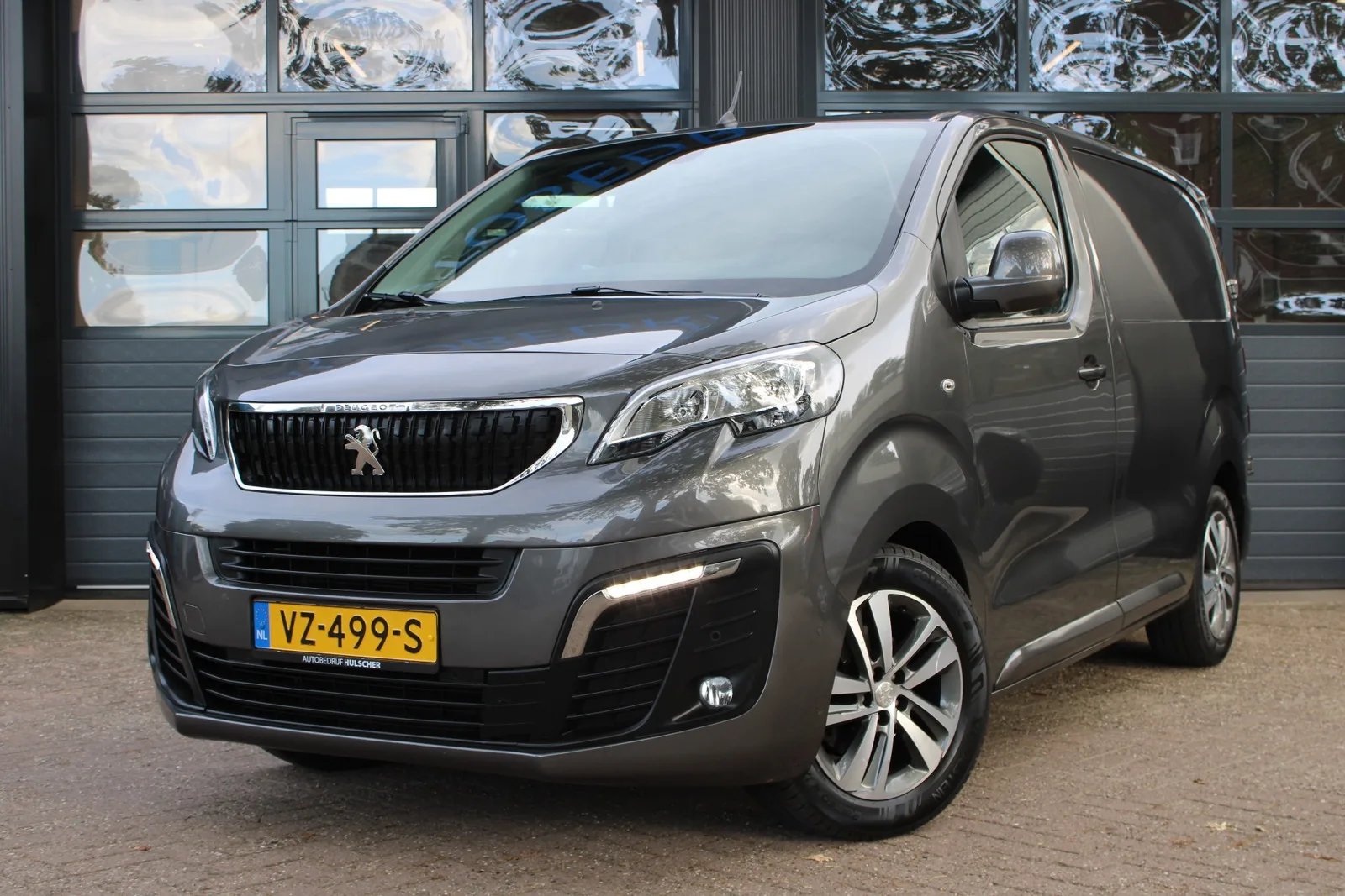 Peugeot Expert (2016) — foto 1